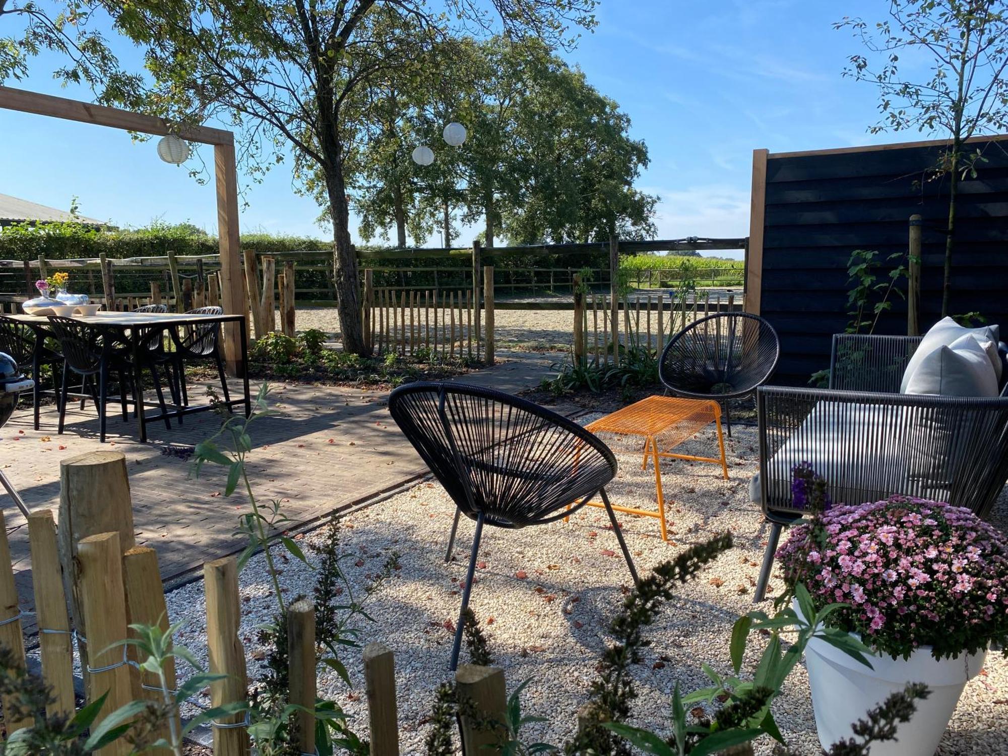 Slapen Bij Uppruna Chaam Exterior foto